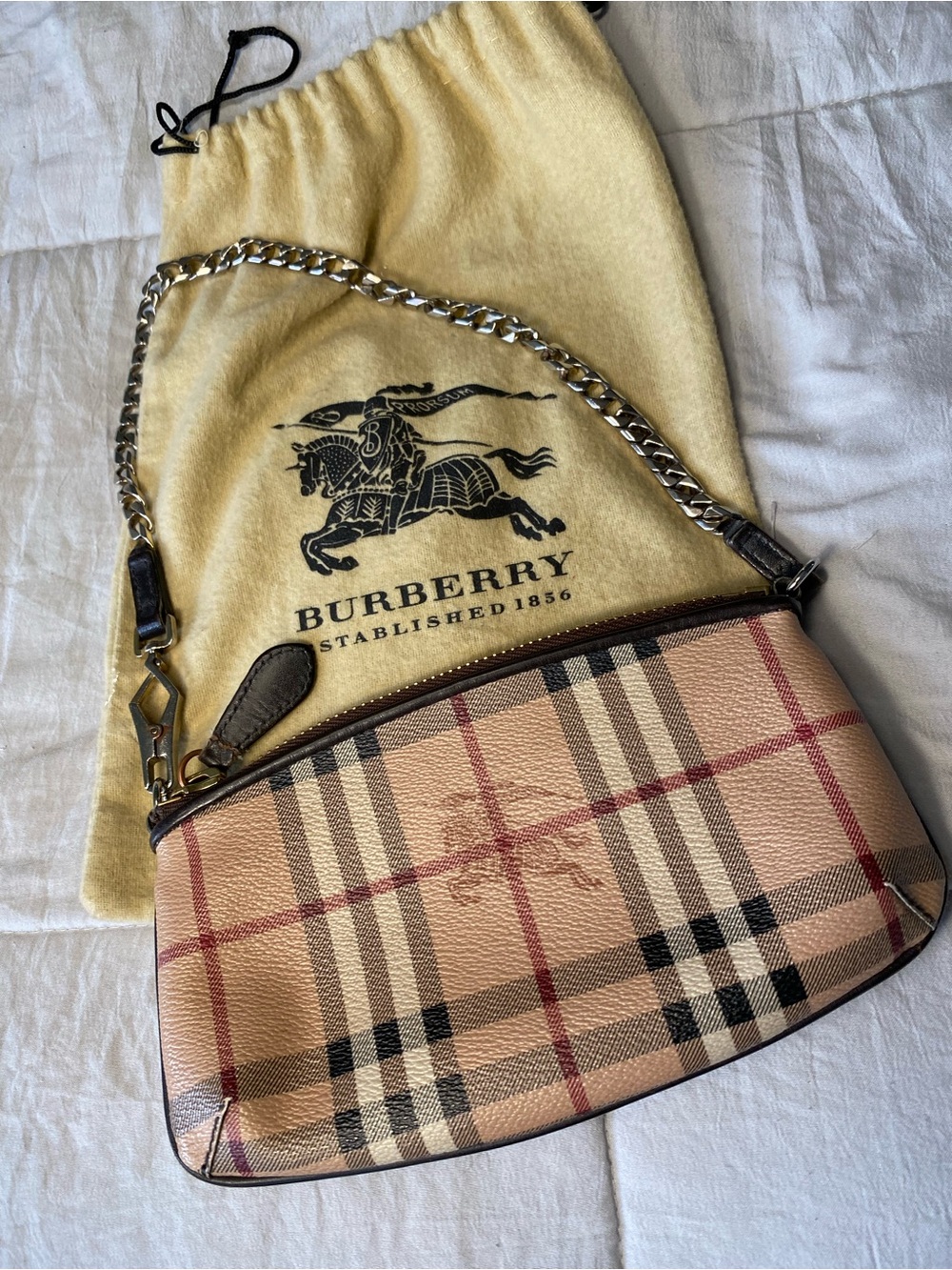 Burberry Beige Nova Check Chain Shoulder Bag with Gold-Tone Hardware